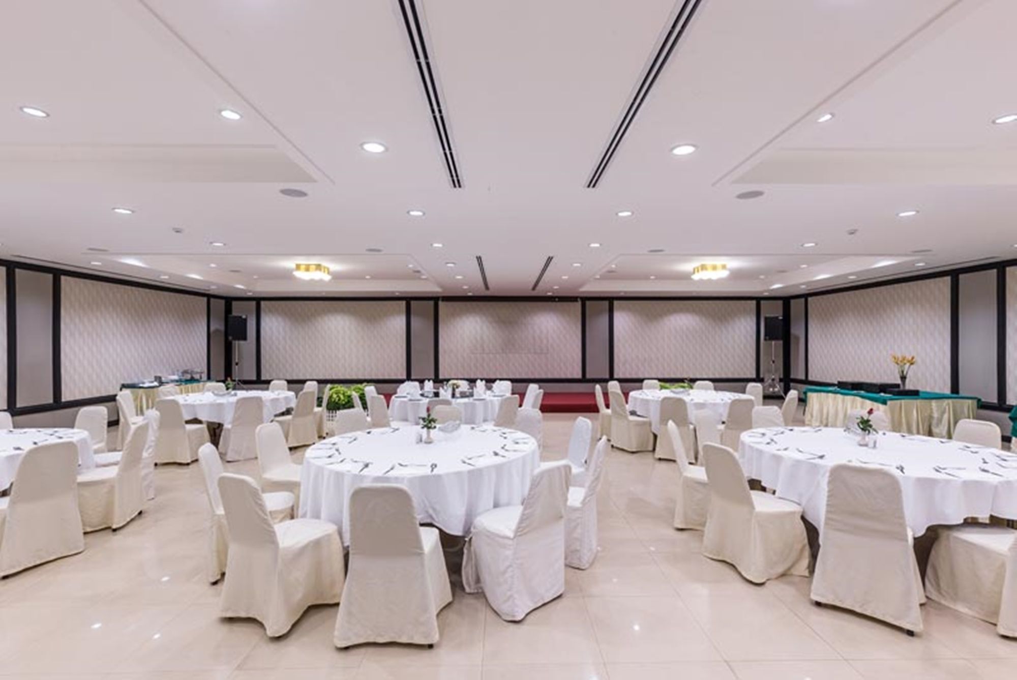 Ambassador City Jomtien Garden Wing Саттахіп Екстер'єр фото